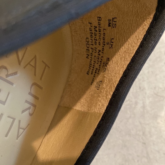 Naturalizer Pumps Size 5 - Picture 6 of 6